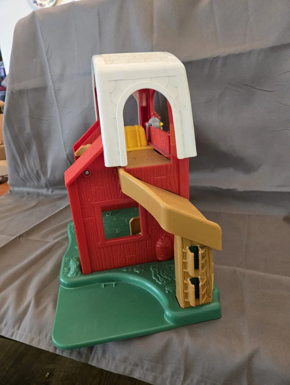 Fisher-Price little people animal sounds Farm playset. No Accessories Included